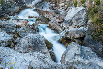 Kleiner Wasserfall bei Rosenlaui © svenrudinsky