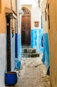 Blaue Gasse in der Medina in Rabat
