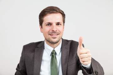 daumen hoch vom geschäftsmann