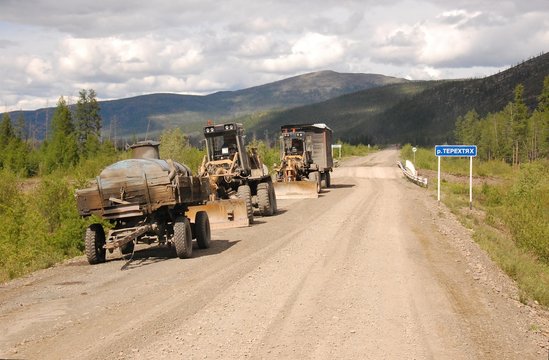 Road service at gravel road Kolyma highway at Yakutia
