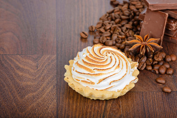 Tartlet with cream and coffee beans
