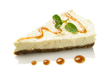 cheesecake with caramel and mint