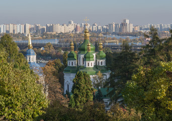 Fototapeta premium Киево- выдубицкий монастырь