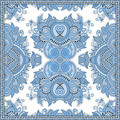 bandana paisley floral de couleur bleue. Ornement carré