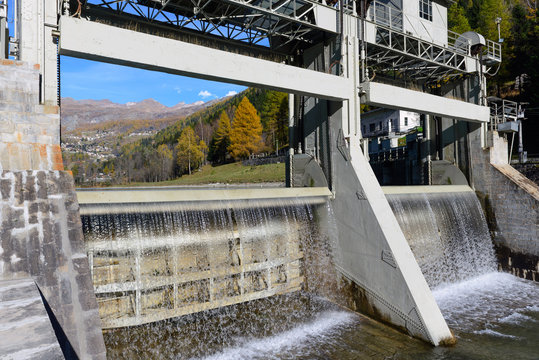 Tracimazione Diga di Maen - Valtournenche - Valle d'Aosta