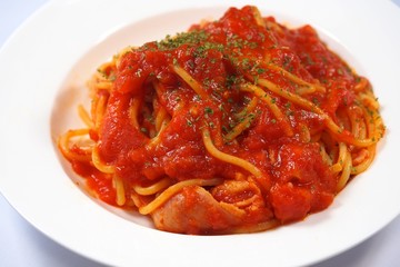 トマトソースパスタ