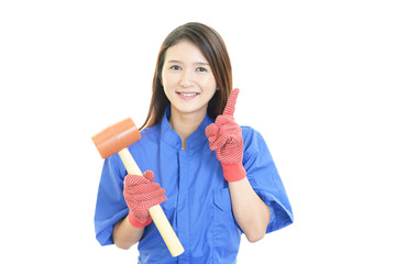 笑顔の女性労働者