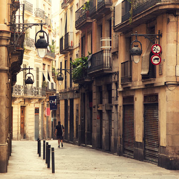 Fototapeta Ulica w gotyckiej dzielnicy w Barcelonie ścienna