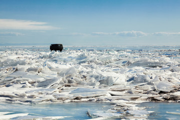 ice hummock © tiplyashina