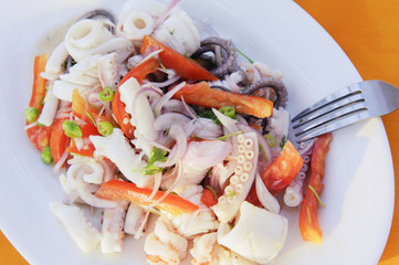 Burmese seafood salad