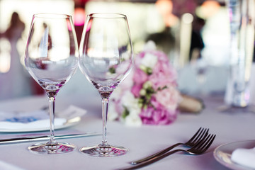 Empty glasses in restaurant