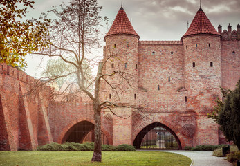 Warsaw Barbican © tan4ikk