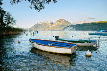 Fototapeta na wymiar boats on Lake
