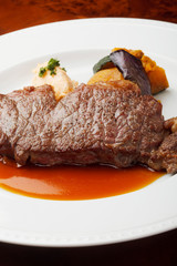 ビーフステーキ