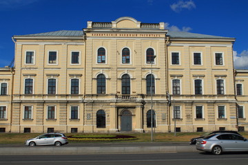 Fototapeta na wymiar фрагмент здания военного госпиталя