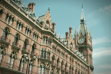 Obraz premium London St Pancras Station - filtered tone, cross processing