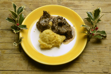 Deer Hirsch Capriolo y Polenta Jeleń Hjort Expo Milano 2015