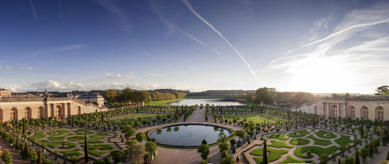 Versailles gardens - 72564233