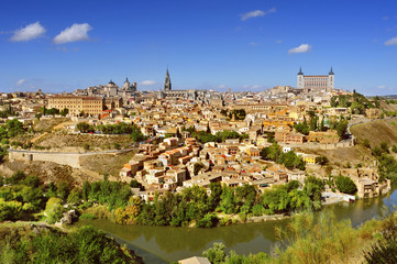 Fototapeta na wymiar panoramic view of Toledo, Spain, and the Tagus river