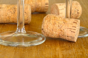 korken und sektgl&auml;ser