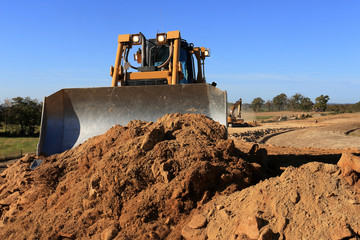 bulldozer en action chantier de terrassement
