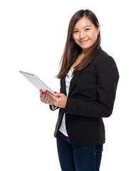 Singaporean businesswoman use tablet