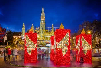 Rolgordijnen Rathaus en kerstmarkt in Wenen © sborisov