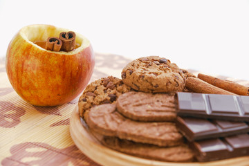 Apple tea and cookies