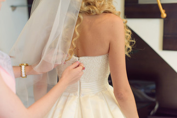 Obraz na płótnie Canvas Zipping Weding Dress