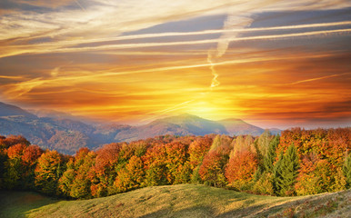 Naklejka premium Beautiful patterns in clouds colorful sunset