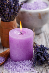 Fototapeta na wymiar Purple candle