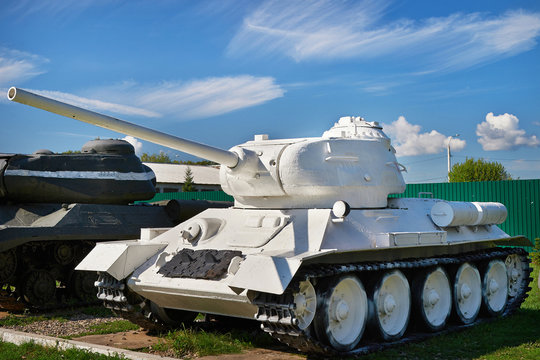 Soviet medium tank T-34-85