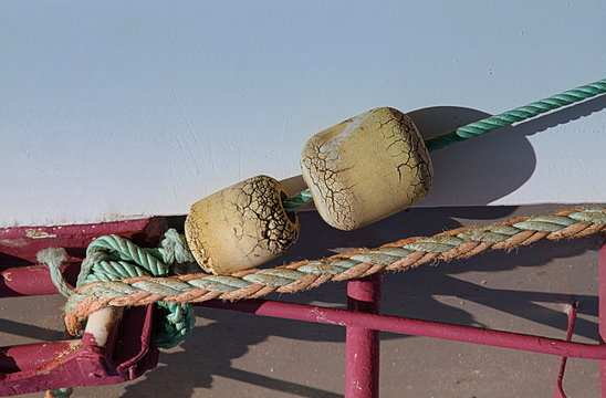 Cordage et flotteurs.
