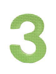 Número Tres (3) sobre fondo blanco aislado. Vista de frente