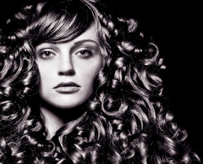 Fototapeta premium girl with stunning wavy hair-haircolors 35_sw