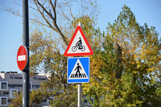 se&ntilde;ales de trafico de paso de cebra