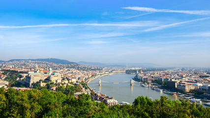 Fototapeta na wymiar View of Budapest and the Danube river
