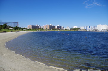Obraz premium Zatoka Tokijska i piaszczysta plaża