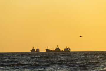 Obraz premium Ships in the sea