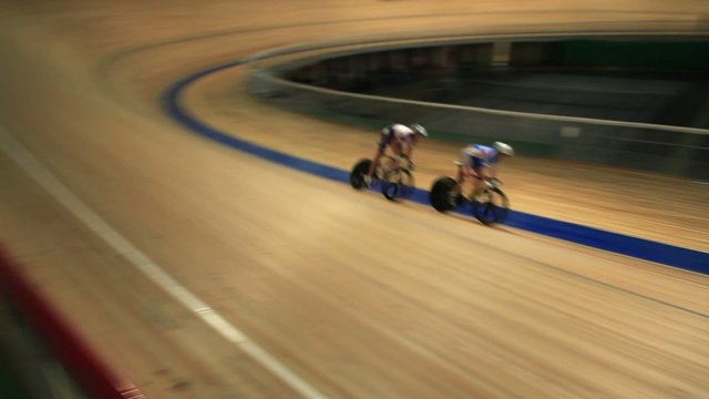 Pursuit cycling track