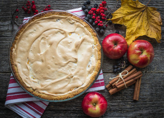 Apple pie with meringue