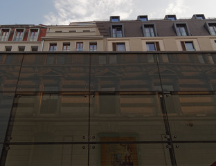 reflections of the past on contemporary building