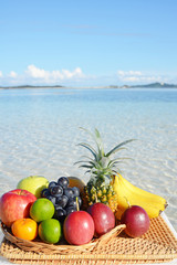 南国の美しいビーチとフルーツ