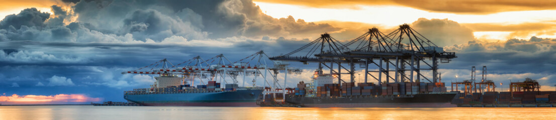 Container Cargo freight ship with working crane loading bridge i - obrazy, fototapety, plakaty