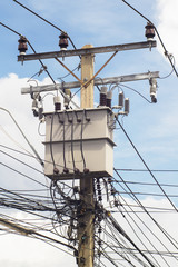 Electricity transformer