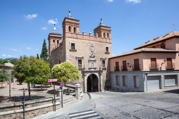 Fototapeta na wymiar Ancient gate in Toledo, Spain