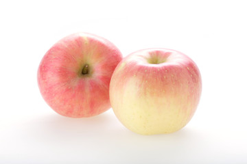 Fototapeta na wymiar apple fuji isolated on white background