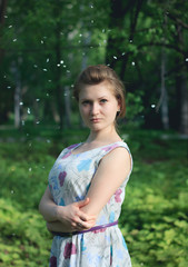 Девушка под деревом © Allnayud
