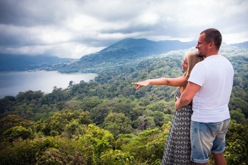 traveling couple