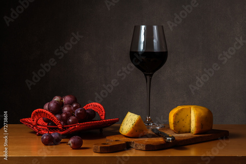 Вино, виноград, корзина, сыр с плесенью бесплатно